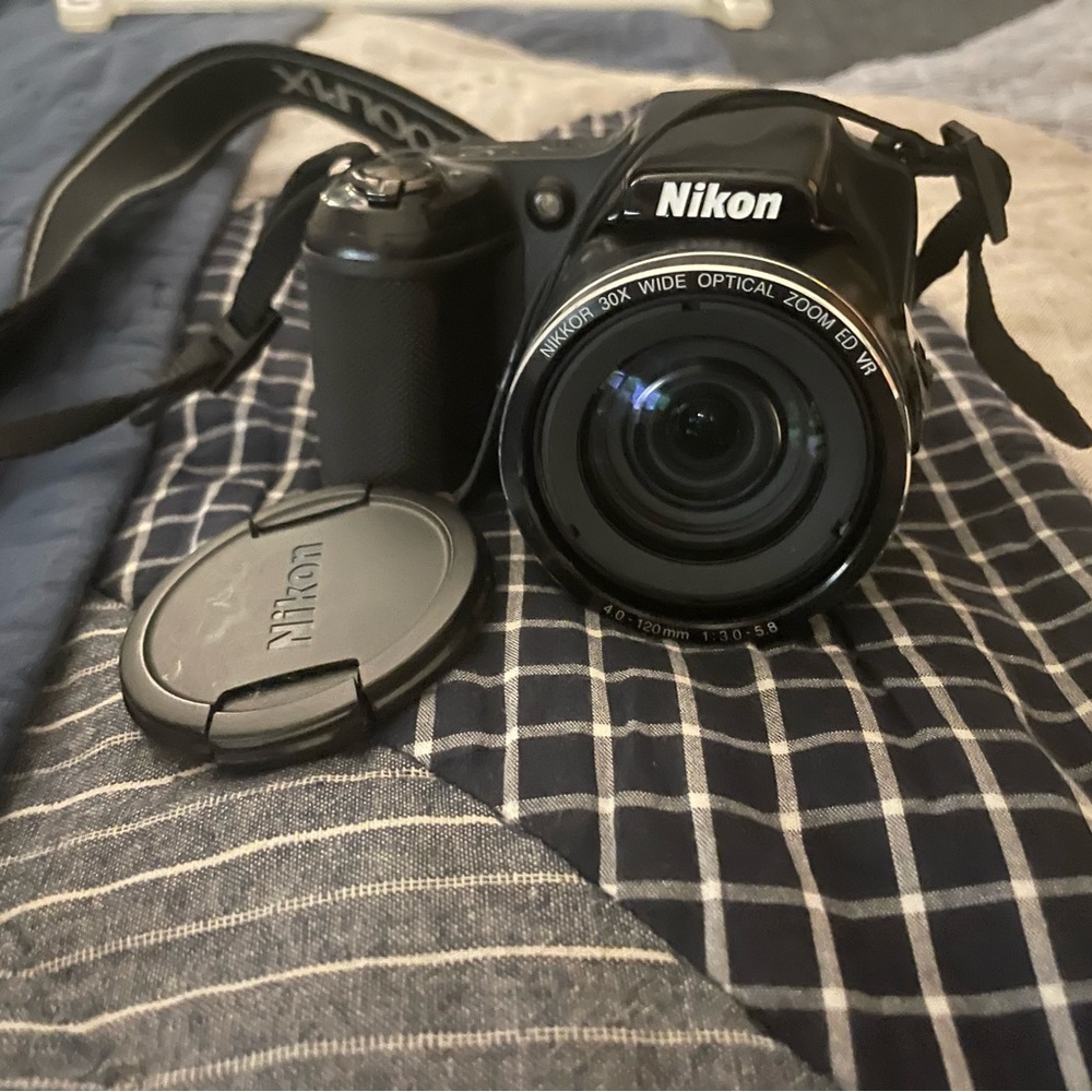 Nikon camera - Picture 2 of 6
